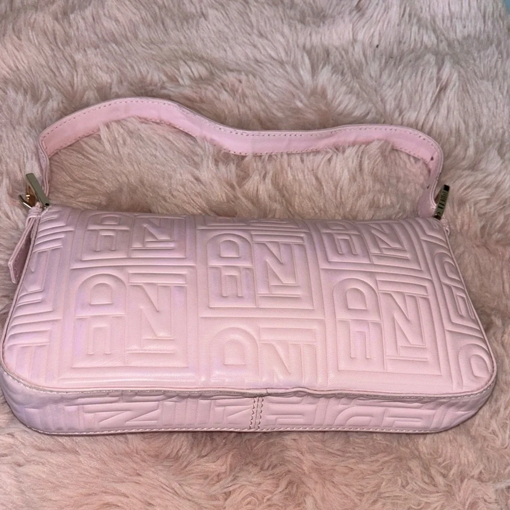 Fendi Logo Embossed Nappa Pink Leather Baguette - Picture 9 of 17